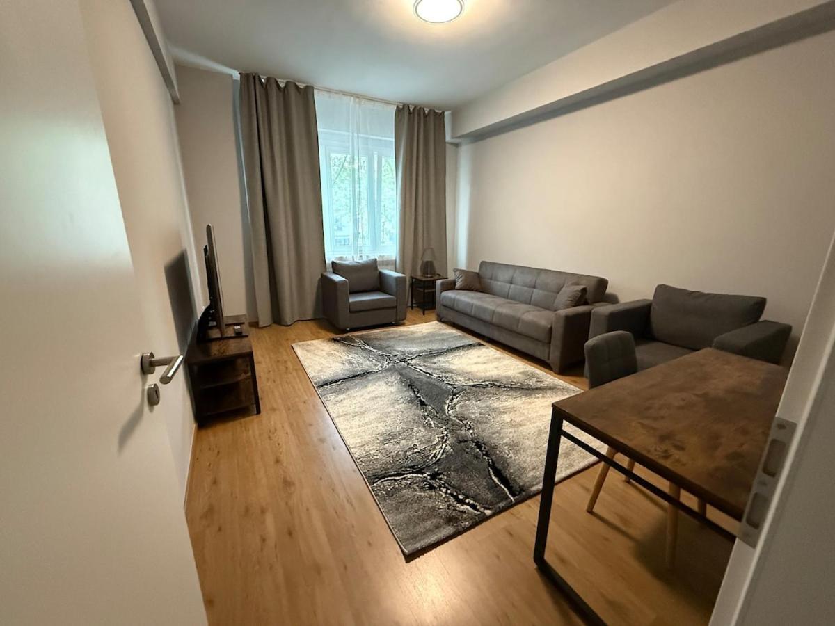 Apartment Deluxe Apartment With 2 Rooms L-Peony *